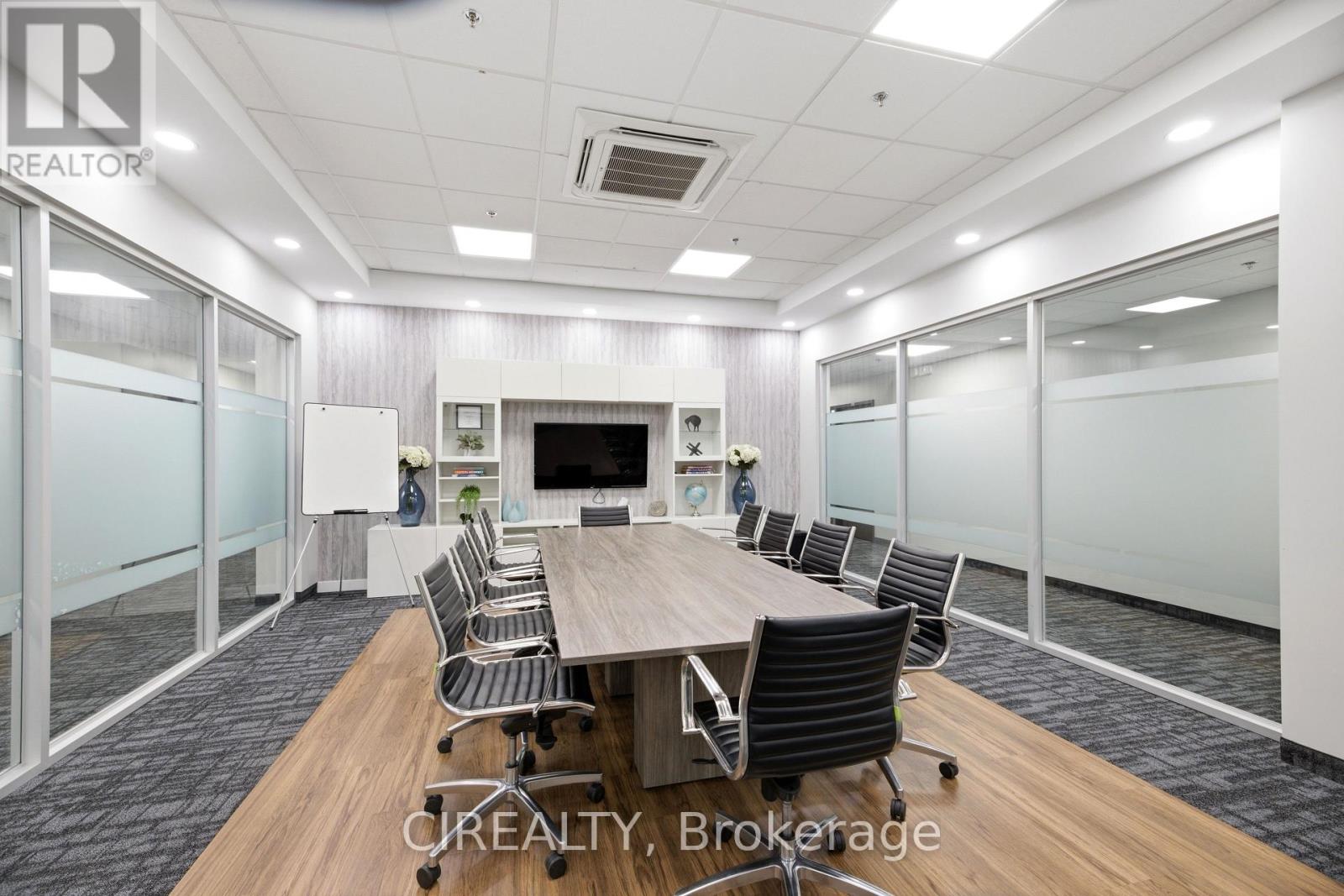 209 - 1670 North Service Road, Oakville (Qe Queen Elizabeth), Ontario  L6H 7G3 - Photo 15 - W13591464