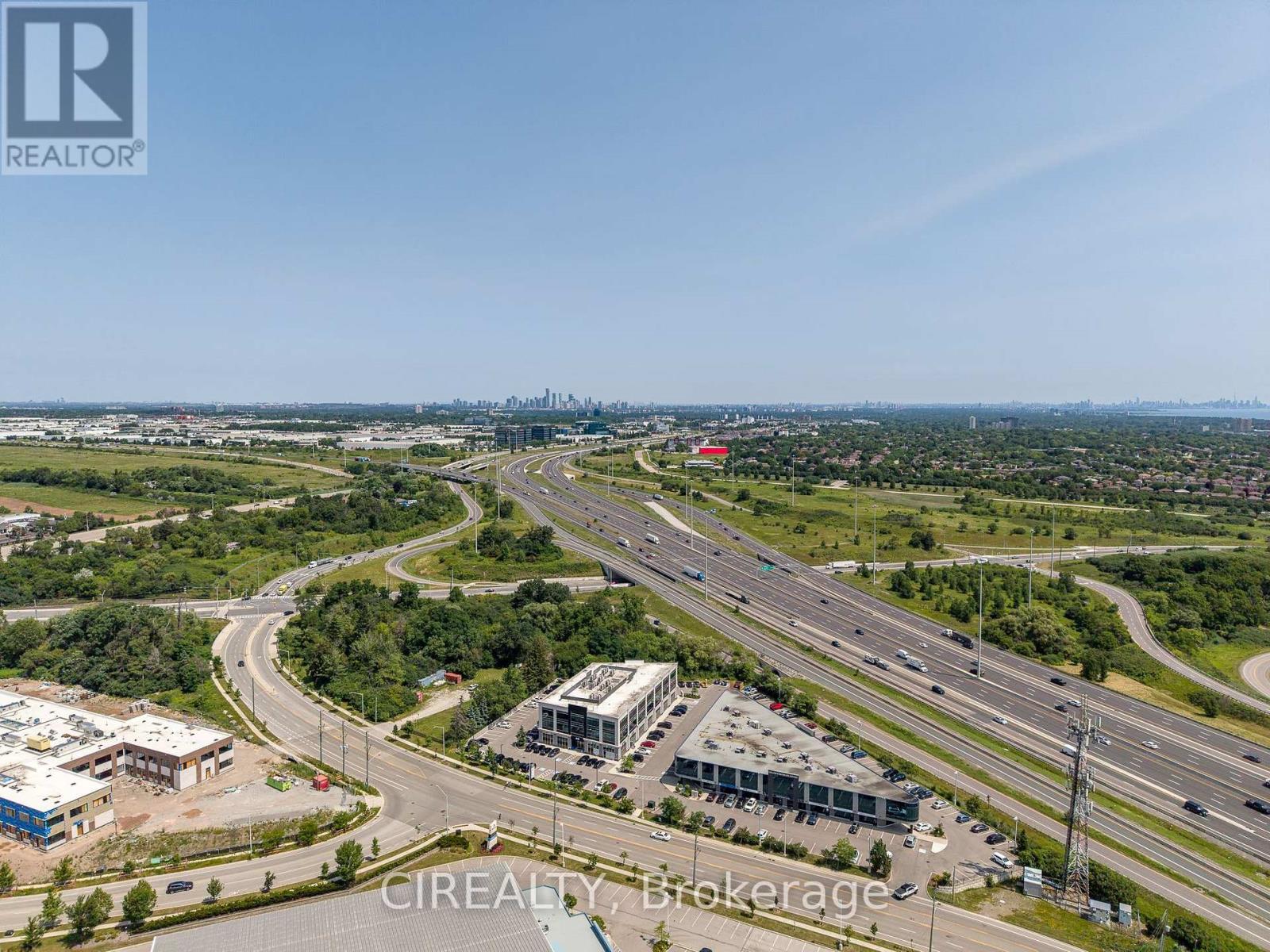 209 - 1670 North Service Road, Oakville (Qe Queen Elizabeth), Ontario  L6H 7G3 - Photo 4 - W13591464