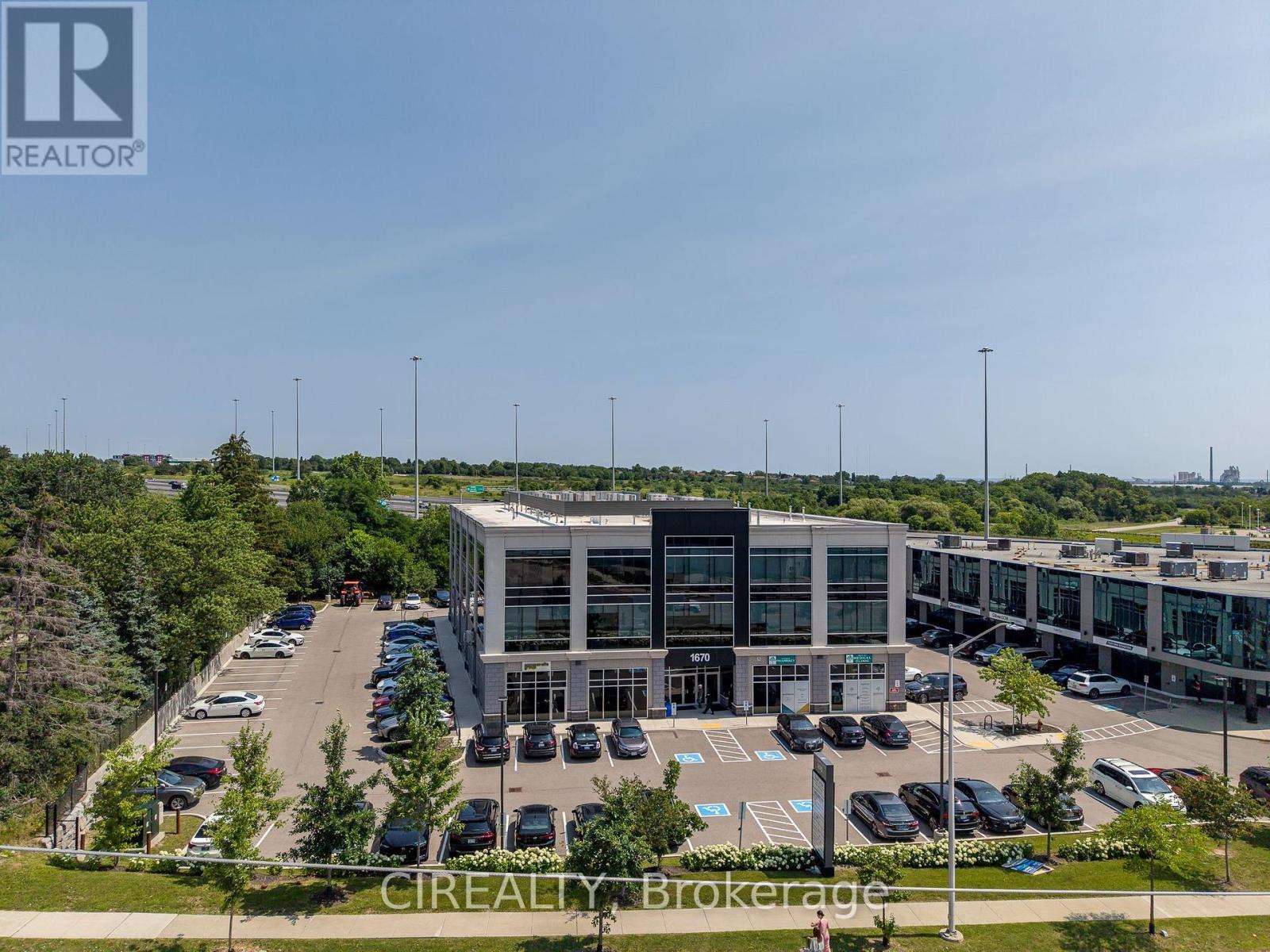 209 - 1670 North Service Road, Oakville (Qe Queen Elizabeth), Ontario  L6H 7G3 - Photo 6 - W13591464