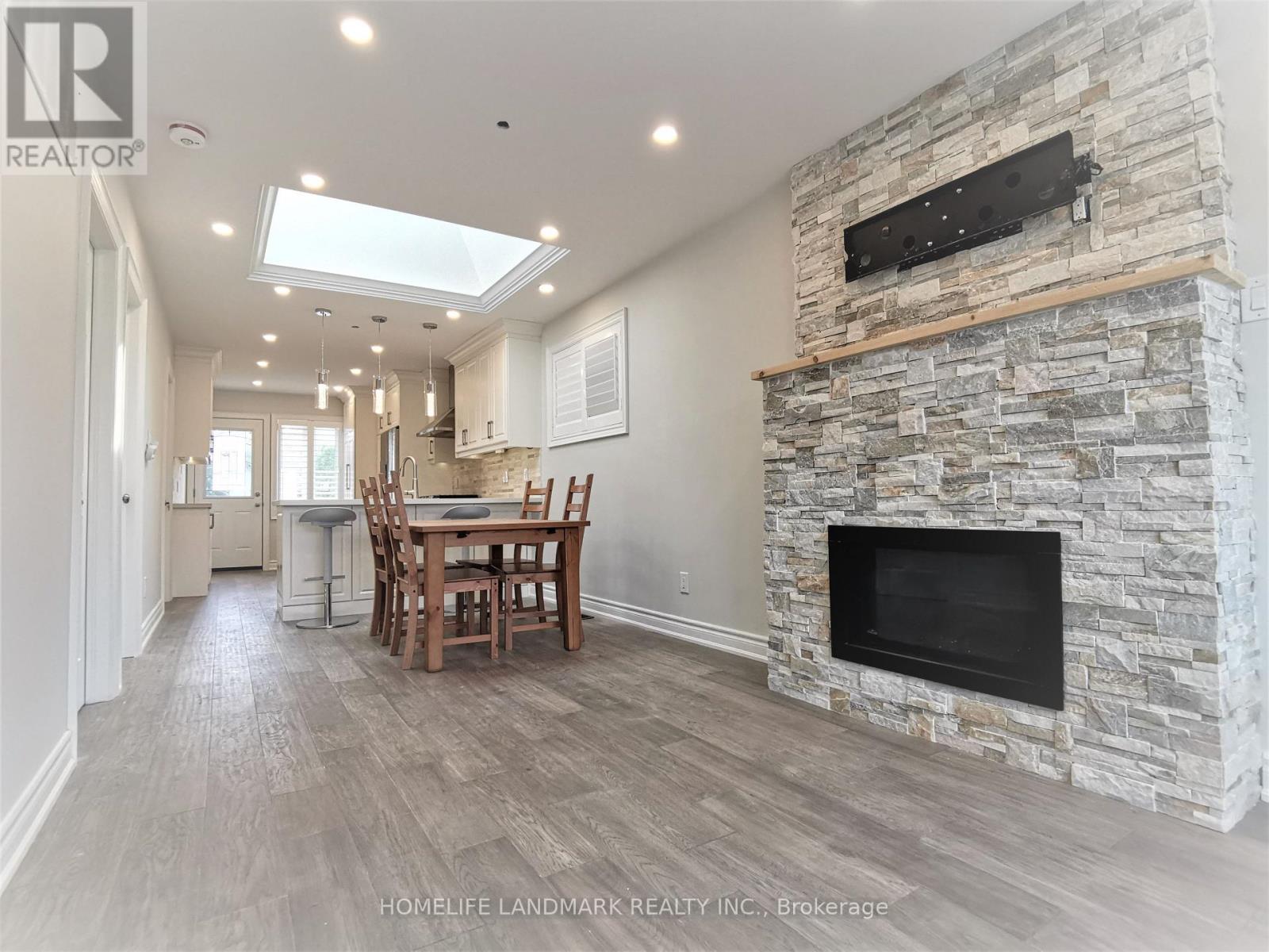 Main - 379 Whitmore Avenue, Toronto (Briar Hill-Belgravia), Ontario  M6E 2N5 - Photo 2 - W13591492