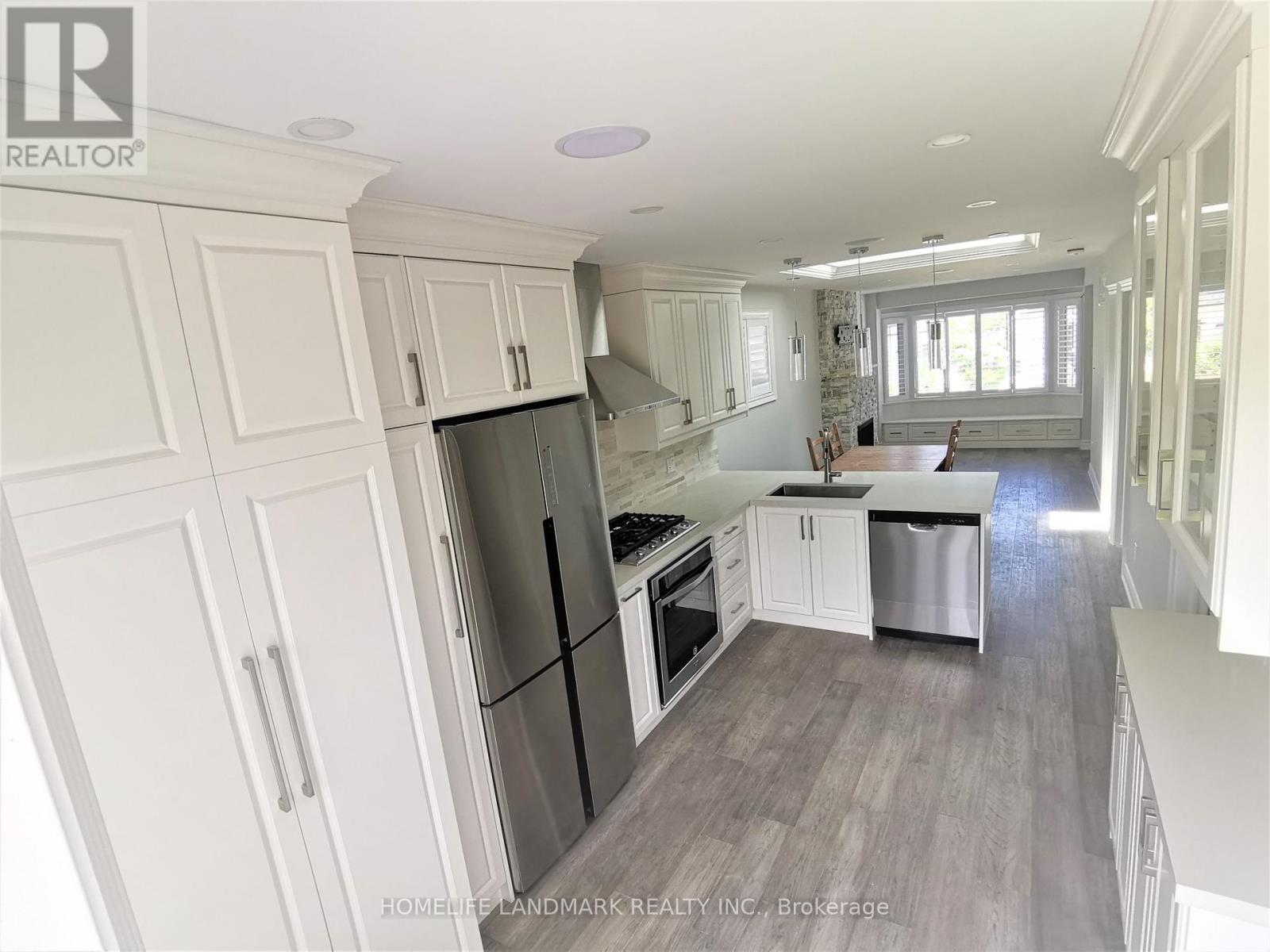 Main - 379 Whitmore Avenue, Toronto (Briar Hill-Belgravia), Ontario  M6E 2N5 - Photo 4 - W13591492