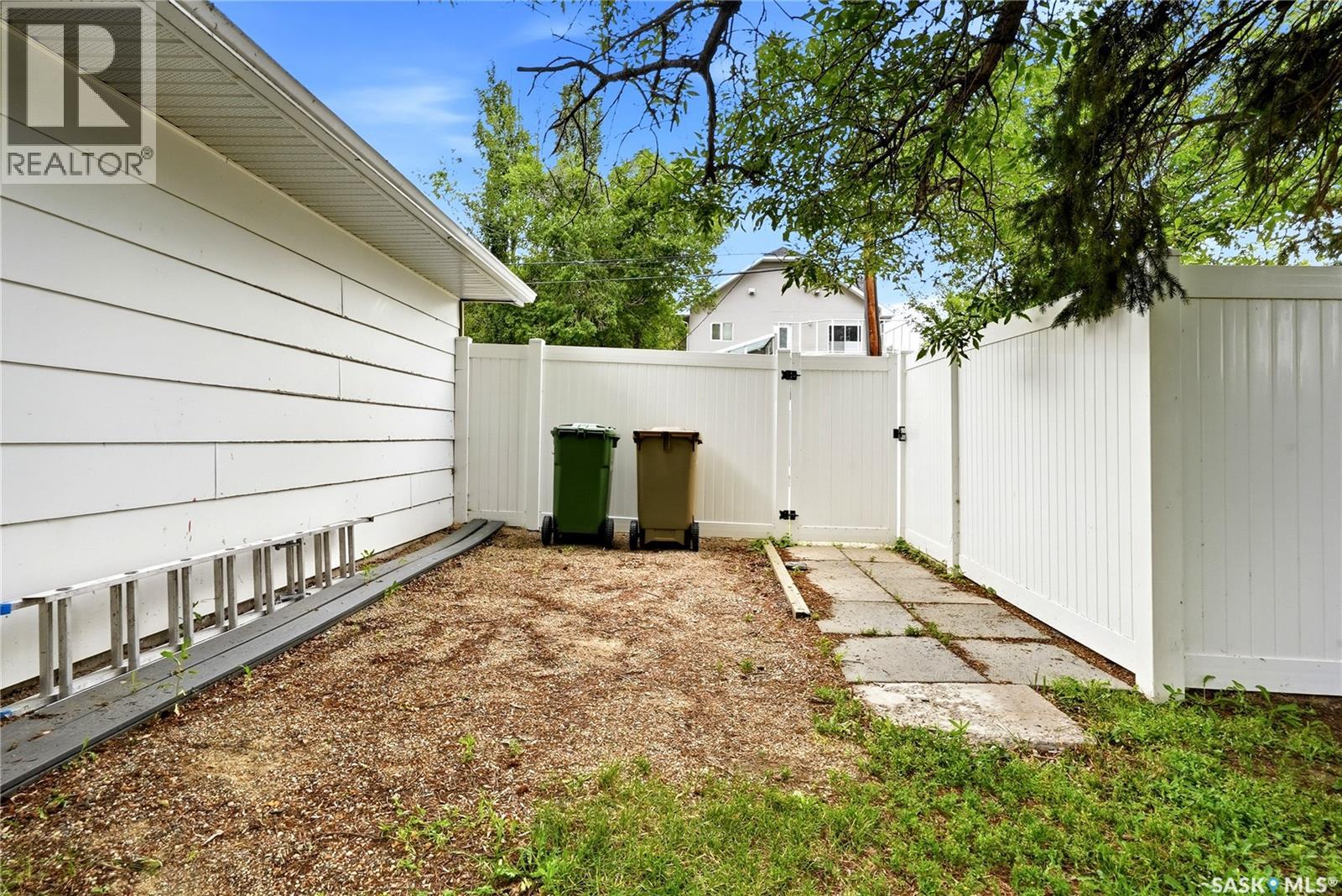 2802 Montague Street, Regina, Saskatchewan  S4S 1Z2 - Photo 40 - SK043339