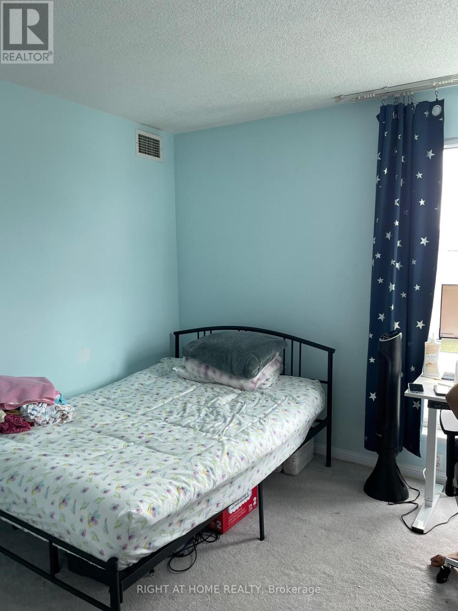 1510 - 1 Lee Centre Drive, Toronto, Ontario  M1H 3J2 - Photo 8 - E13581148
