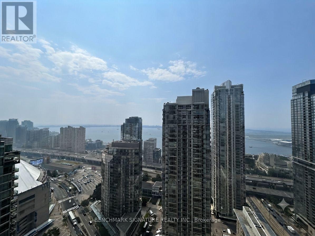 3809 - 1 Concord Cityplace Way, Toronto, Ontario  M5V 0X3 - Photo 10 - C13591510