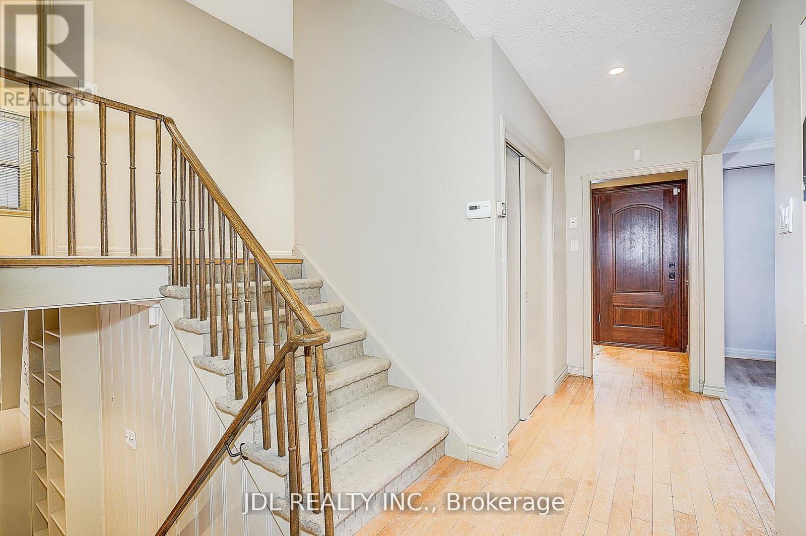 87 Munro Boulevard, Toronto, Ontario  M2P 1C5 - Photo 17 - C13591566