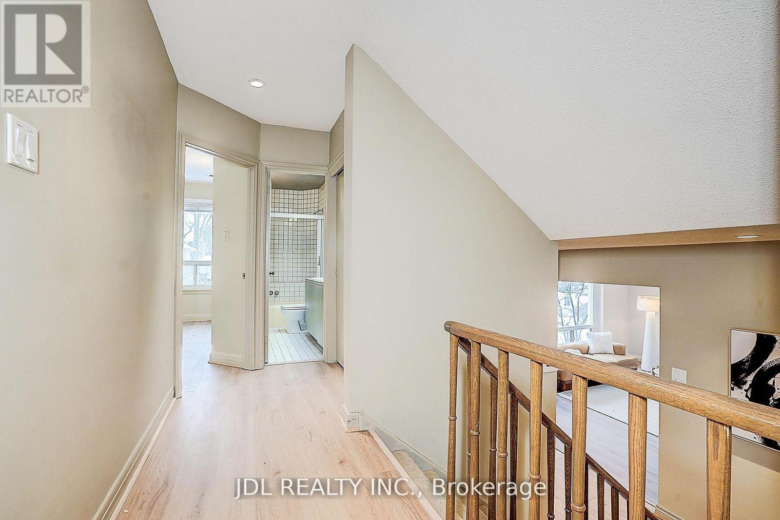 87 Munro Boulevard, Toronto, Ontario  M2P 1C5 - Photo 18 - C13591566