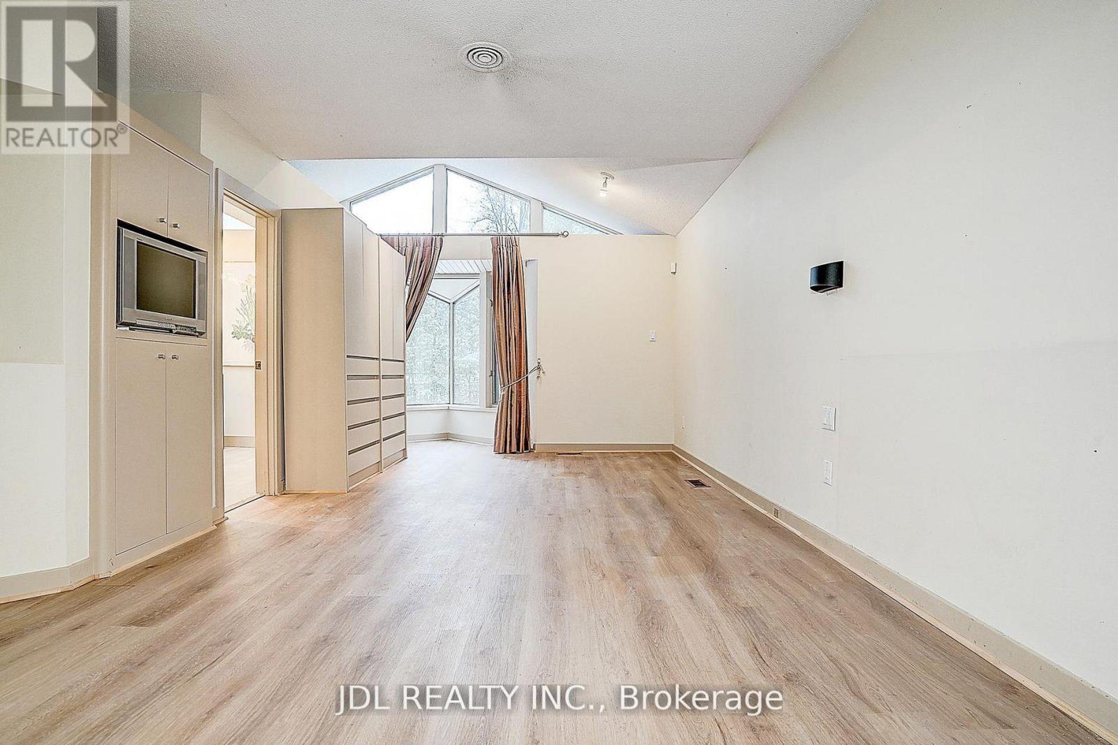 87 Munro Boulevard, Toronto, Ontario  M2P 1C5 - Photo 24 - C13591566