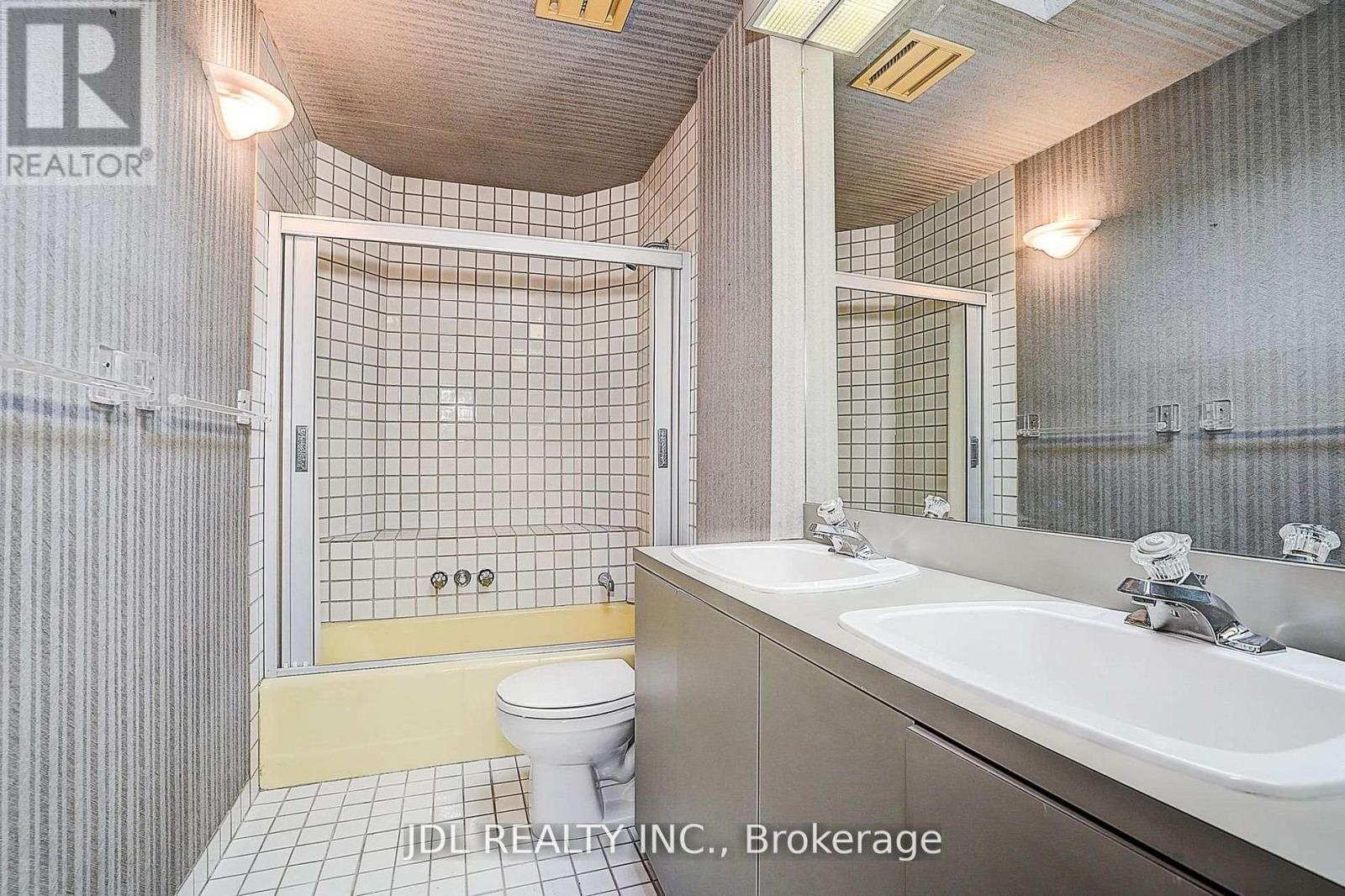 87 Munro Boulevard, Toronto, Ontario  M2P 1C5 - Photo 26 - C13591566