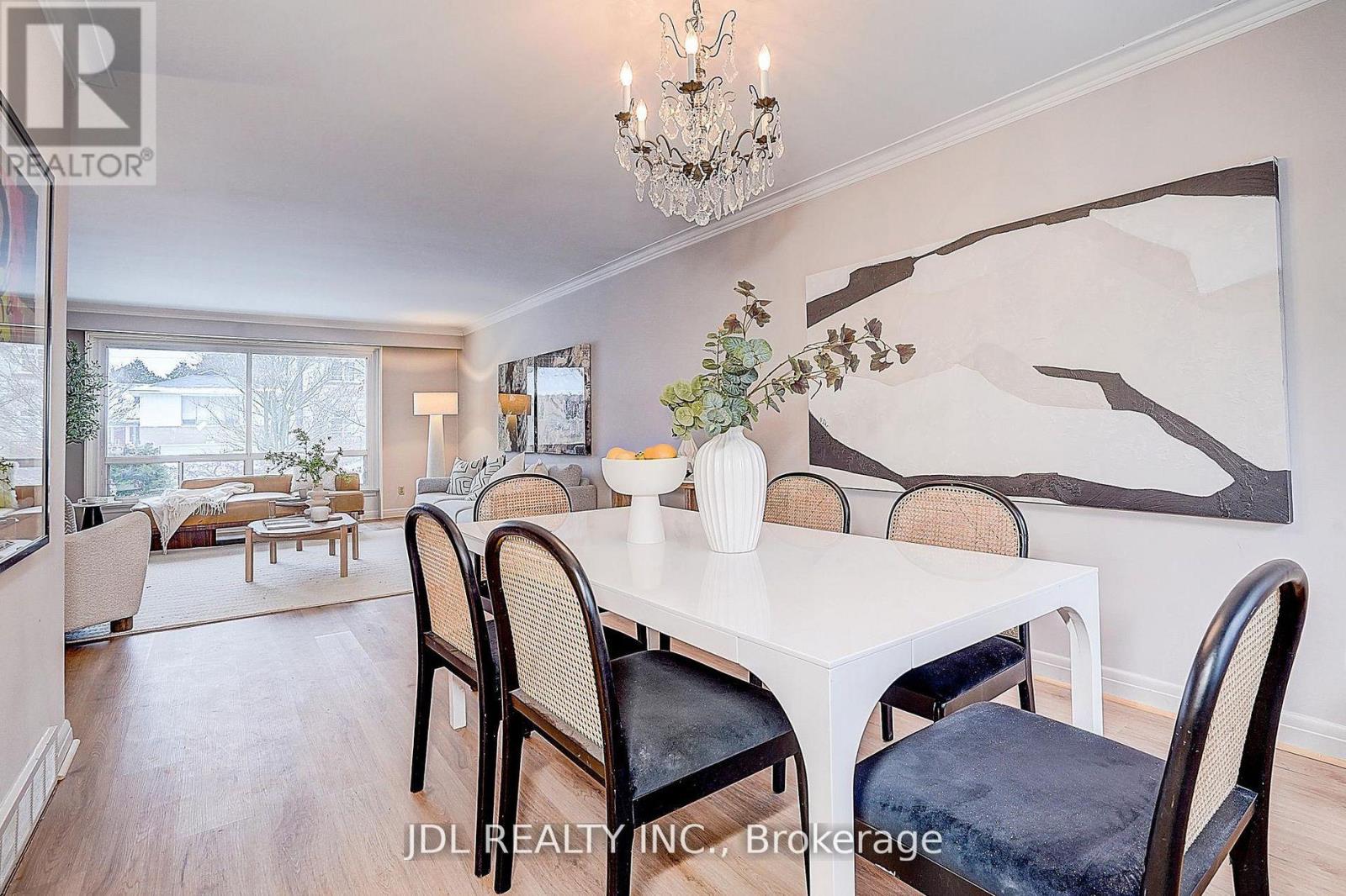 87 Munro Boulevard, Toronto, Ontario  M2P 1C5 - Photo 4 - C13591566