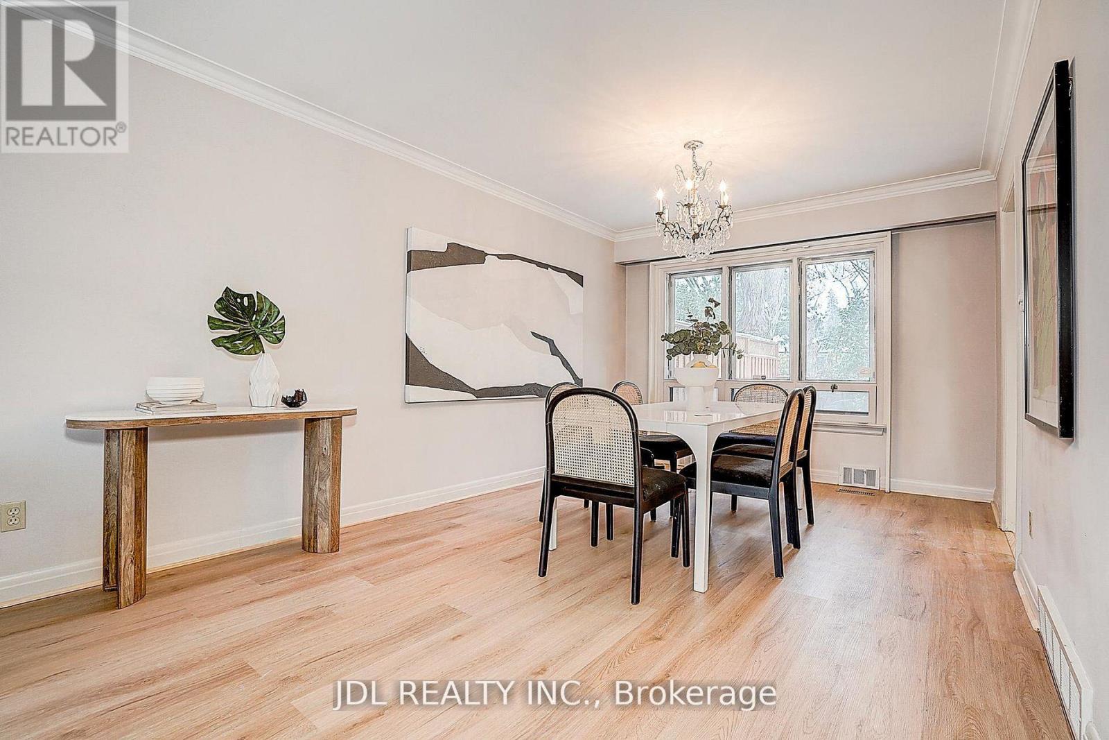 87 Munro Boulevard, Toronto, Ontario  M2P 1C5 - Photo 5 - C13591566