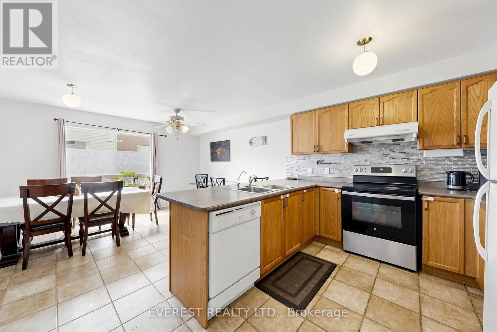 121 Jenkinson Way, Toronto, Ontario M1P 5H5 - Photo 12 - E13591598