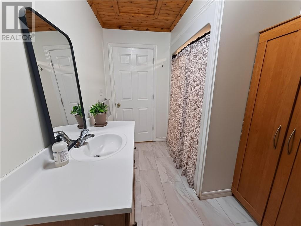 64 Pleasantview Terrace, Mindemoya, Ontario  P0P 1S0 - Photo 32 - 2129353