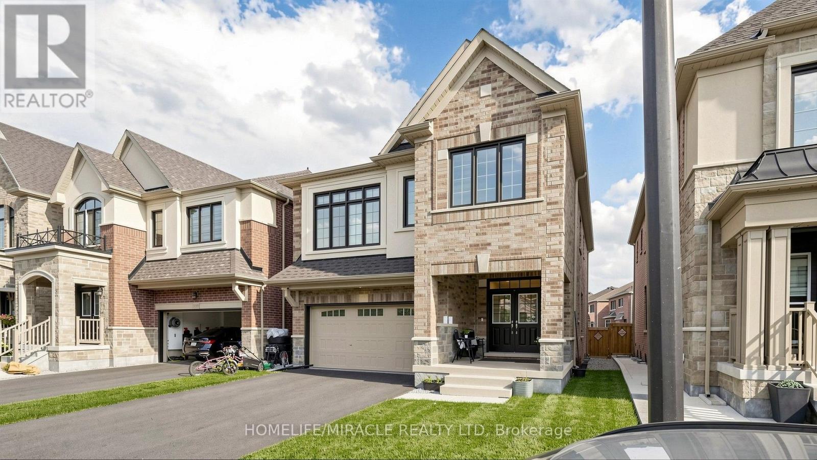 1492 Kitchen Court, Milton, Ontario  L9E 1Y8 - Photo 3 - W13591574