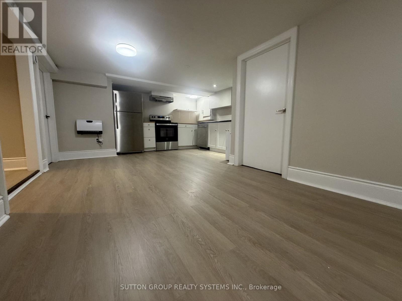 Lower Level - 3 Tyrone Avenue, Toronto, Ontario M6M 2K4 - Photo 2 - W13591584