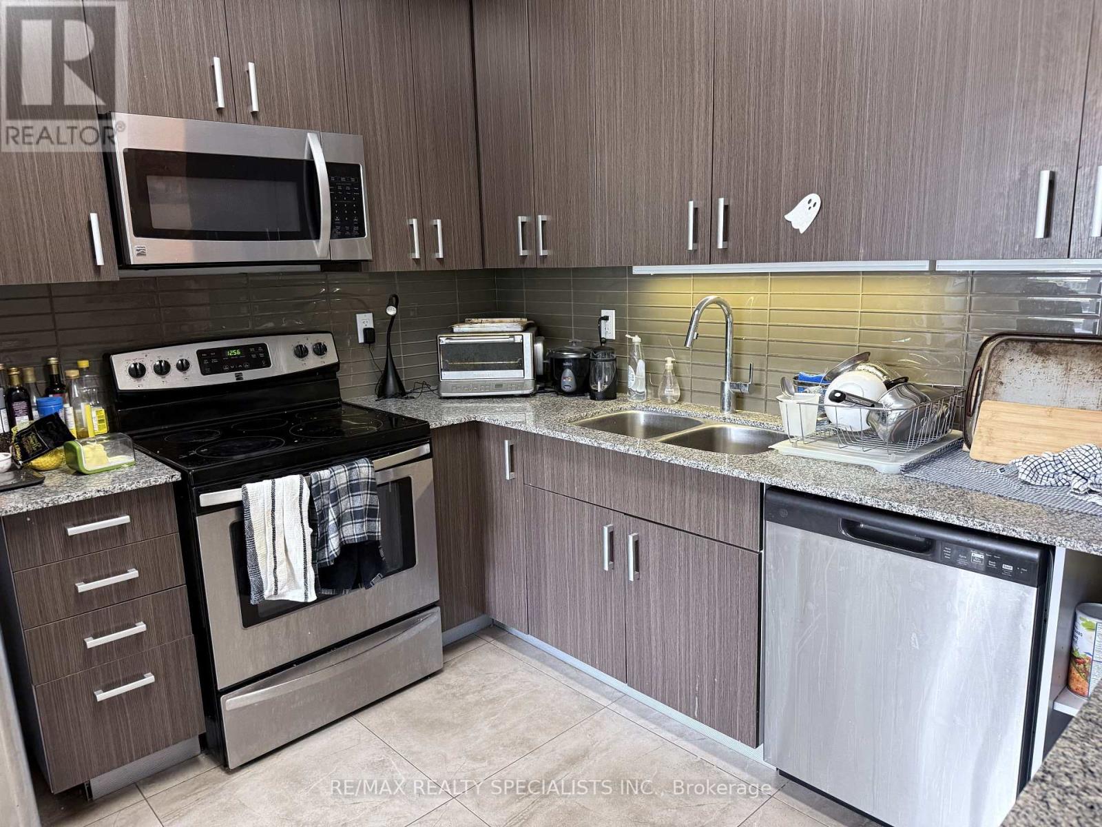 T210 - 62 Balsam Street, Waterloo, Ontario  N2L 3H2 - Photo 5 - X13591568