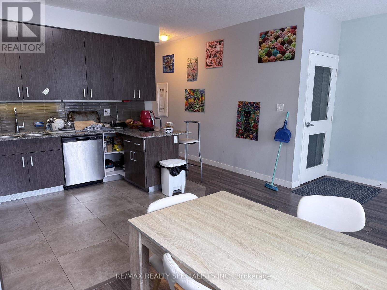 T210 - 62 Balsam Street, Waterloo, Ontario  N2L 3H2 - Photo 6 - X13591568