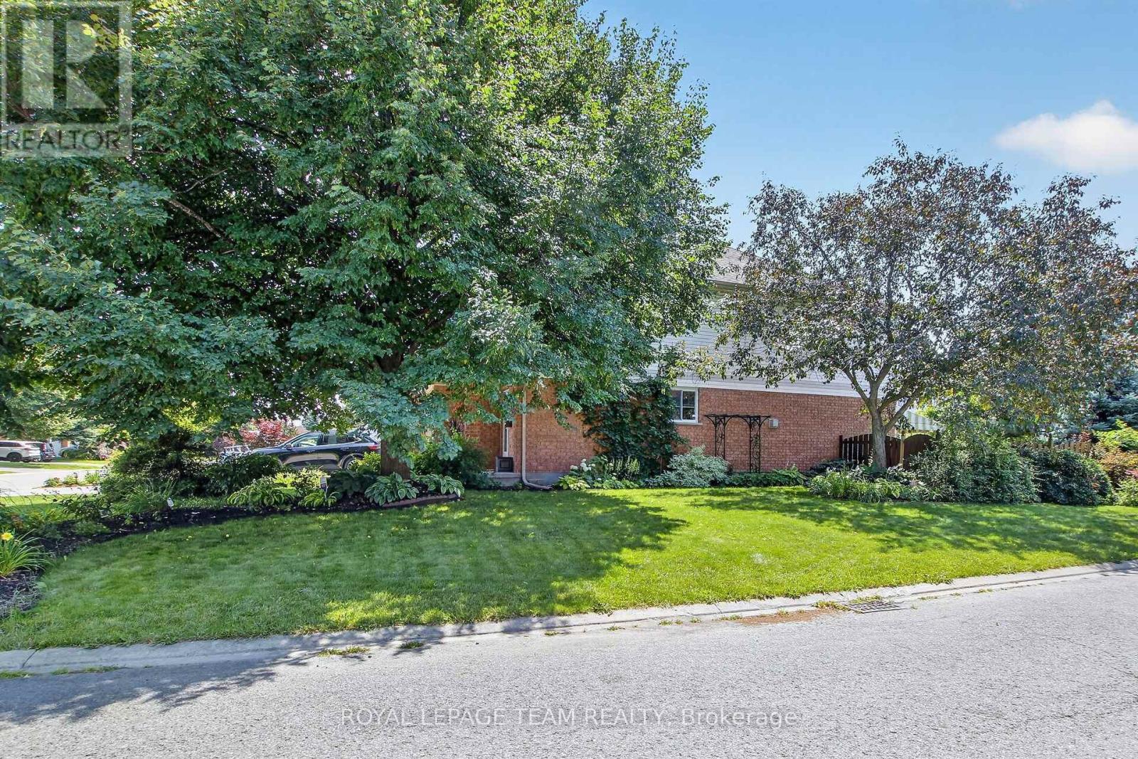 2 Wittingham Drive, Ottawa, Ontario  K2G 6H1 - Photo 5 - X13591640
