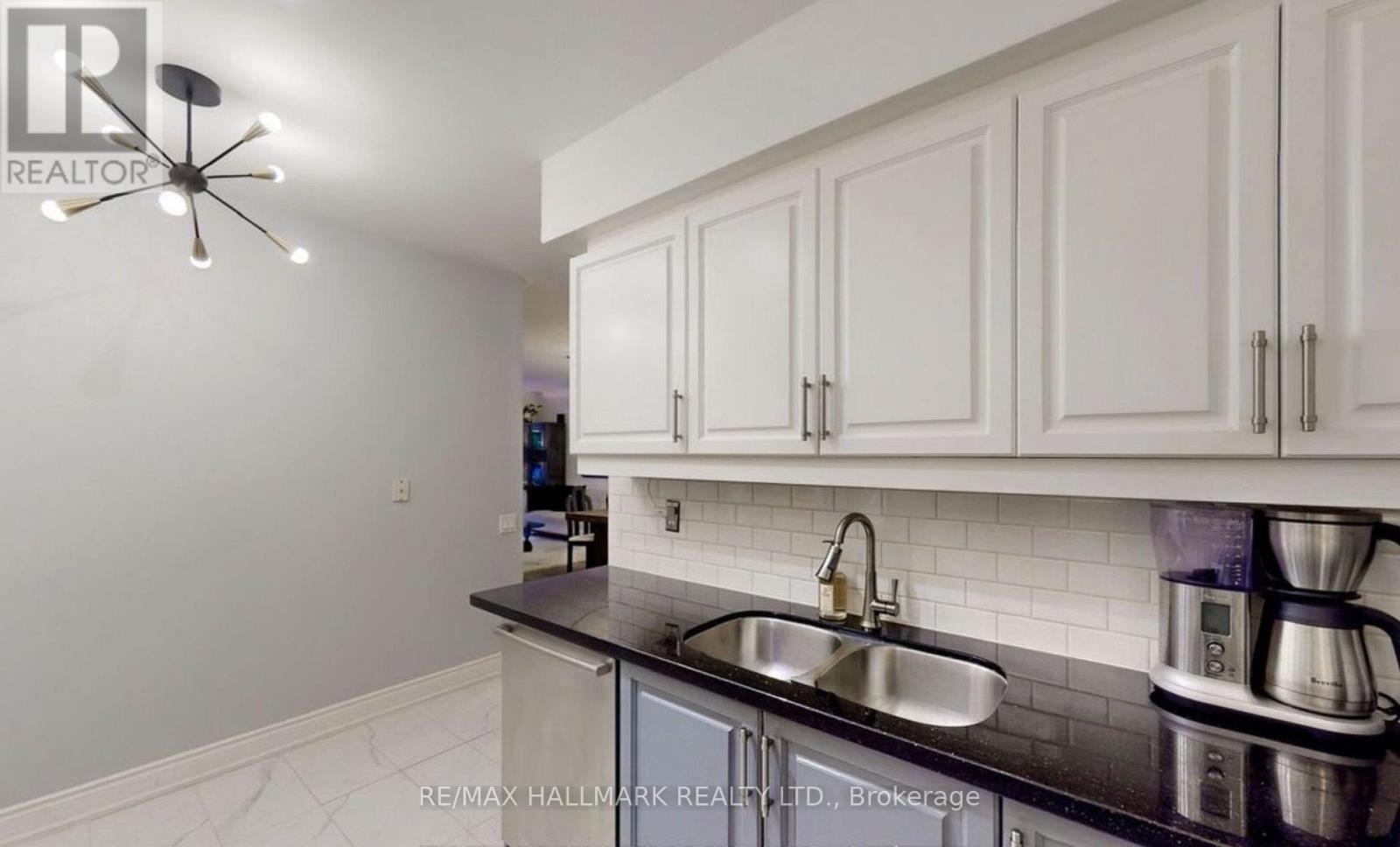 115 - 18 William Carson Crescent, Toronto, Ontario  M2P 2G6 - Photo 9 - C13591676