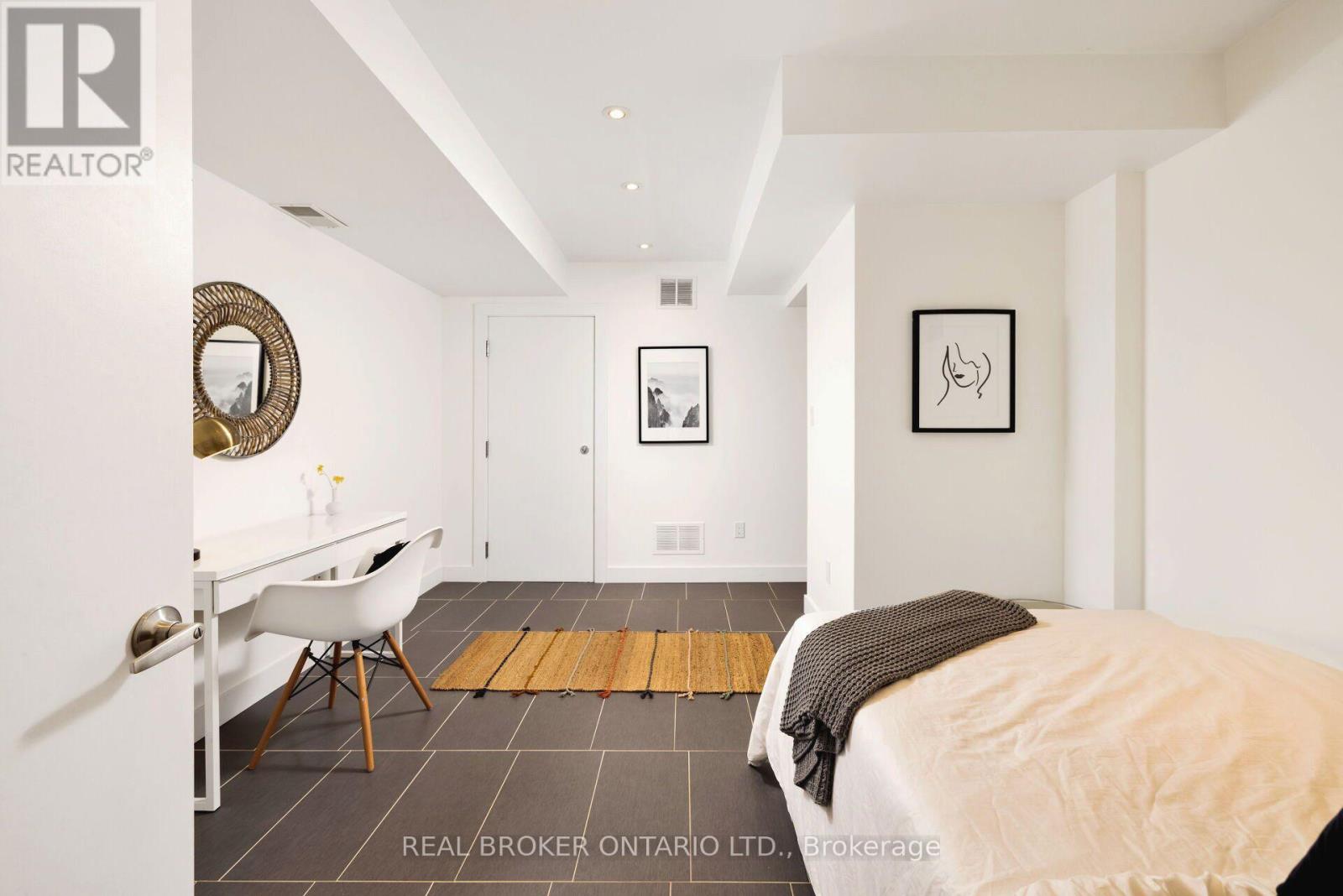 Lower - 135 Prescott Avenue, Toronto, Ontario  M6N 3G9 - Photo 7 - W13591682