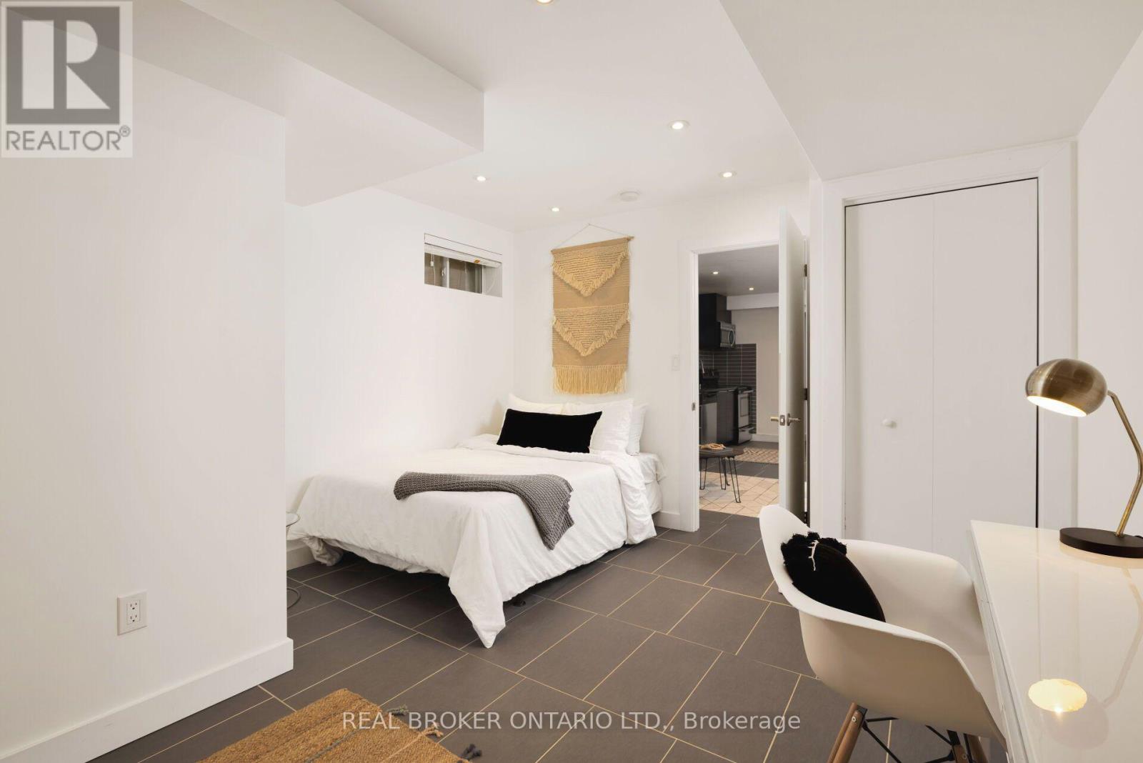 Lower - 135 Prescott Avenue, Toronto, Ontario  M6N 3G9 - Photo 8 - W13591682