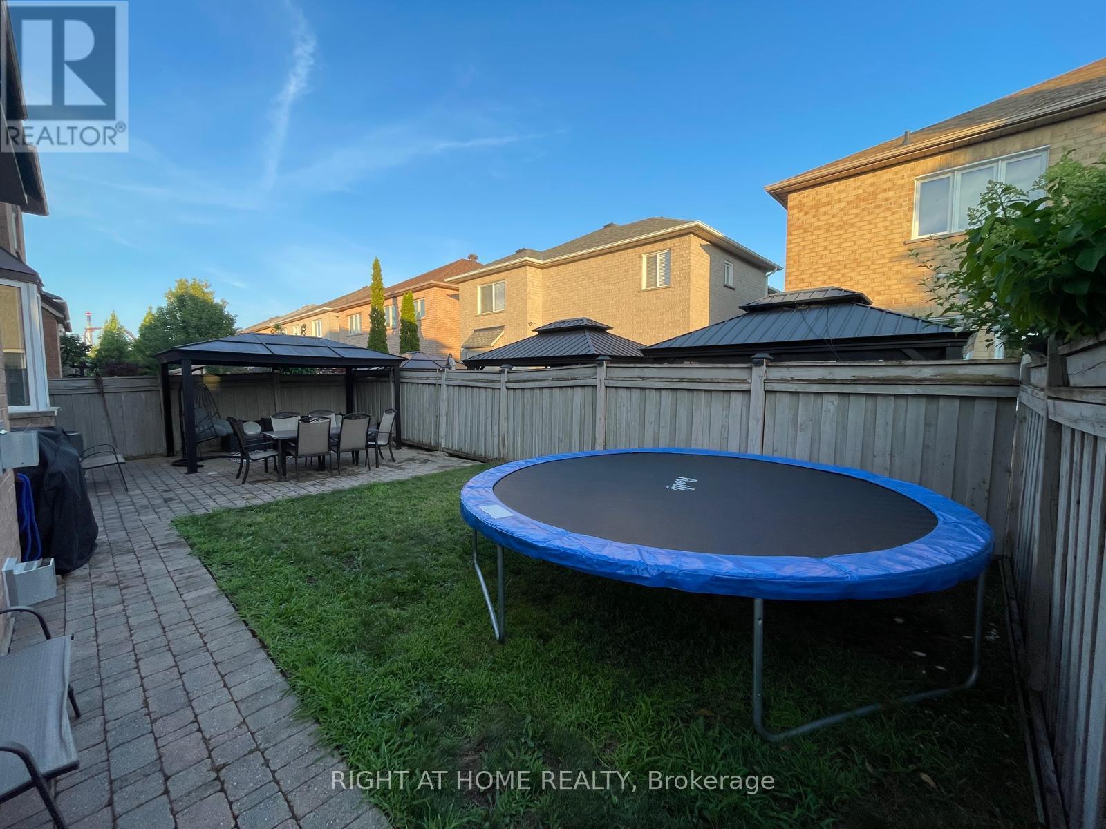 39 Scarlett Trail, Vaughan, Ontario  L4H 2R1 - Photo 46 - N13590816