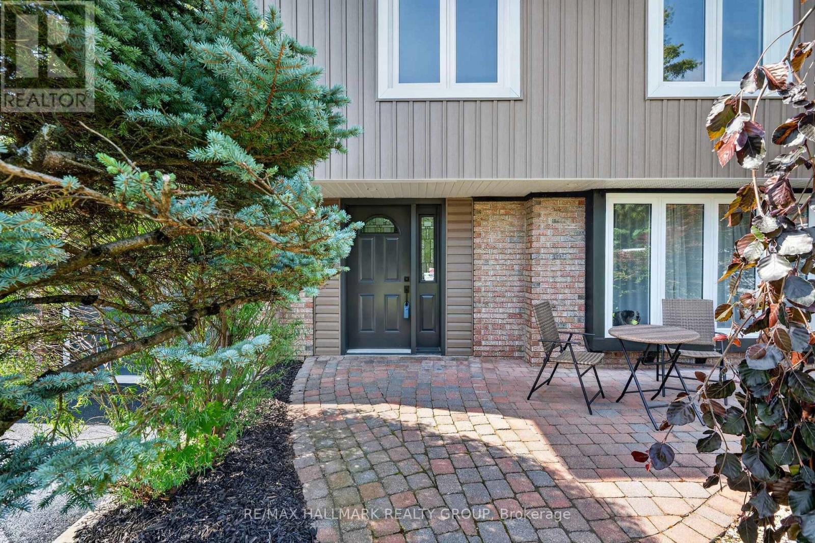 4 Claret Court, Ottawa, Ontario  K1V 9C4 - Photo 3 - X13591692