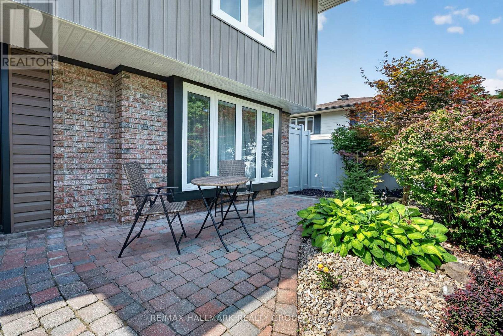 4 Claret Court, Ottawa, Ontario  K1V 9C4 - Photo 4 - X13591692