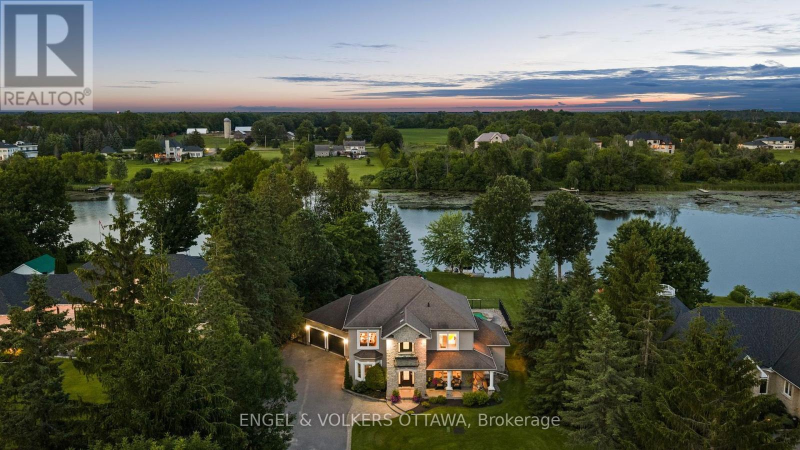 5833A RIDEAU VALLEY DRIVE N, Ottawa, Ontario