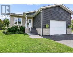 16 WILLIAMS DRIVE, Bancroft, Ontario
