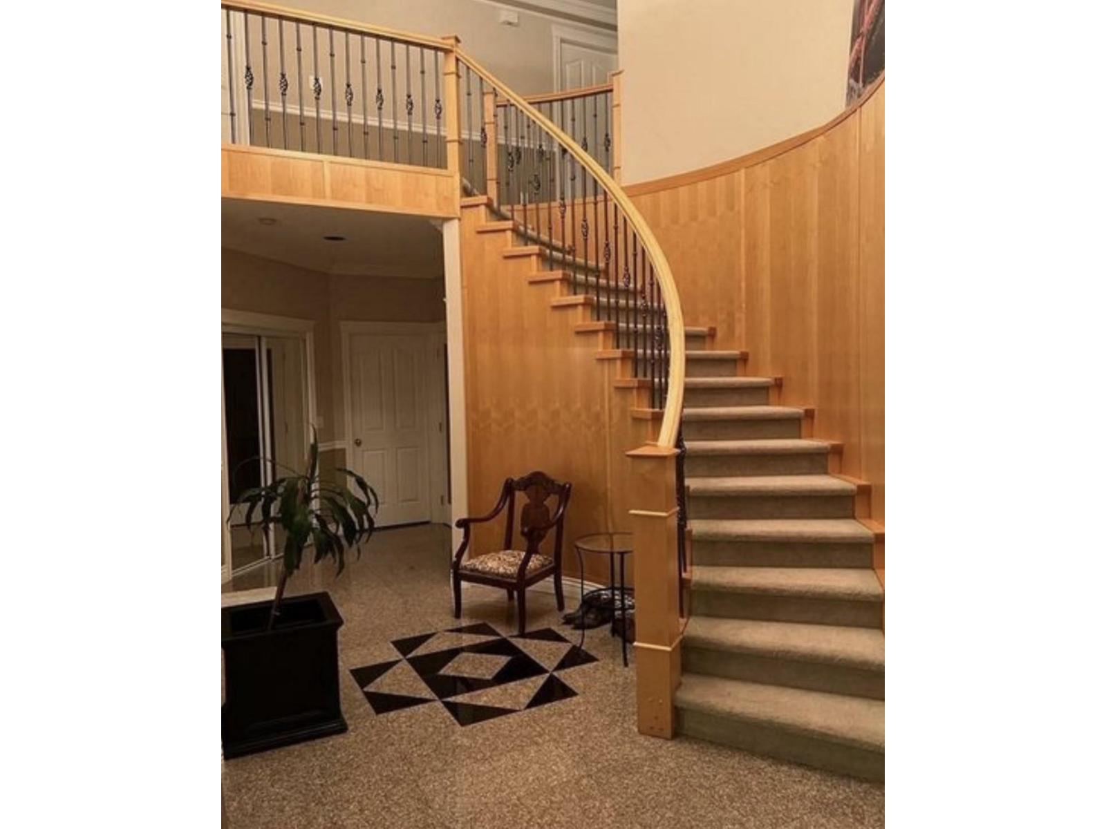 13918 115a Avenue, Surrey, British Columbia  V3R 9Y3 - Photo 2 - R3147294