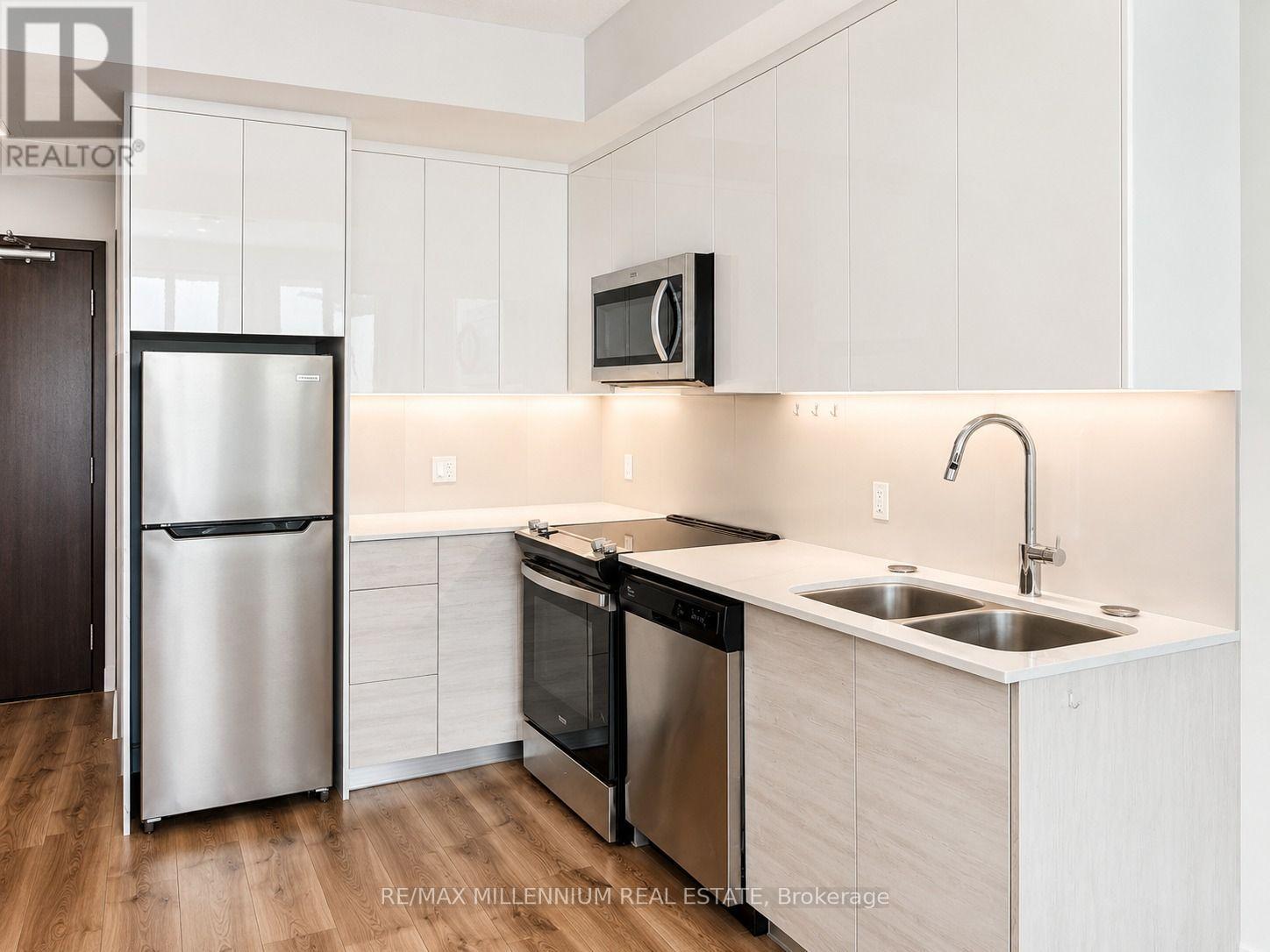 2610 - 60 Frederick Street, Kitchener, Ontario  N2H 0C7 - Photo 2 - X13099882
