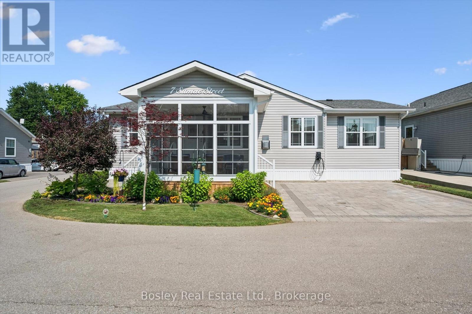 7 Sumac Street, Puslinch, Ontario  N0B 2J0 - Photo 1 - X13591782