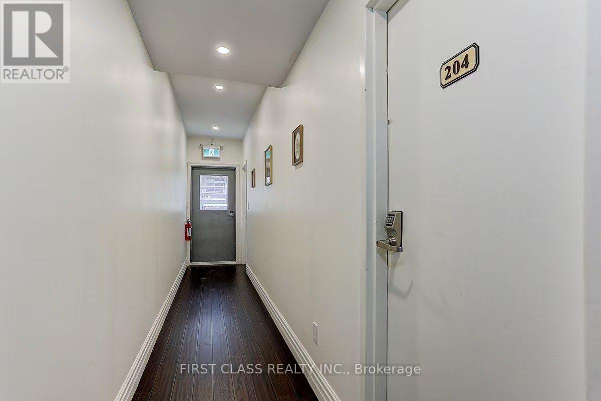600 Parliament Street, Toronto, Ontario  M4X 1R2 - Photo 4 - C13591754