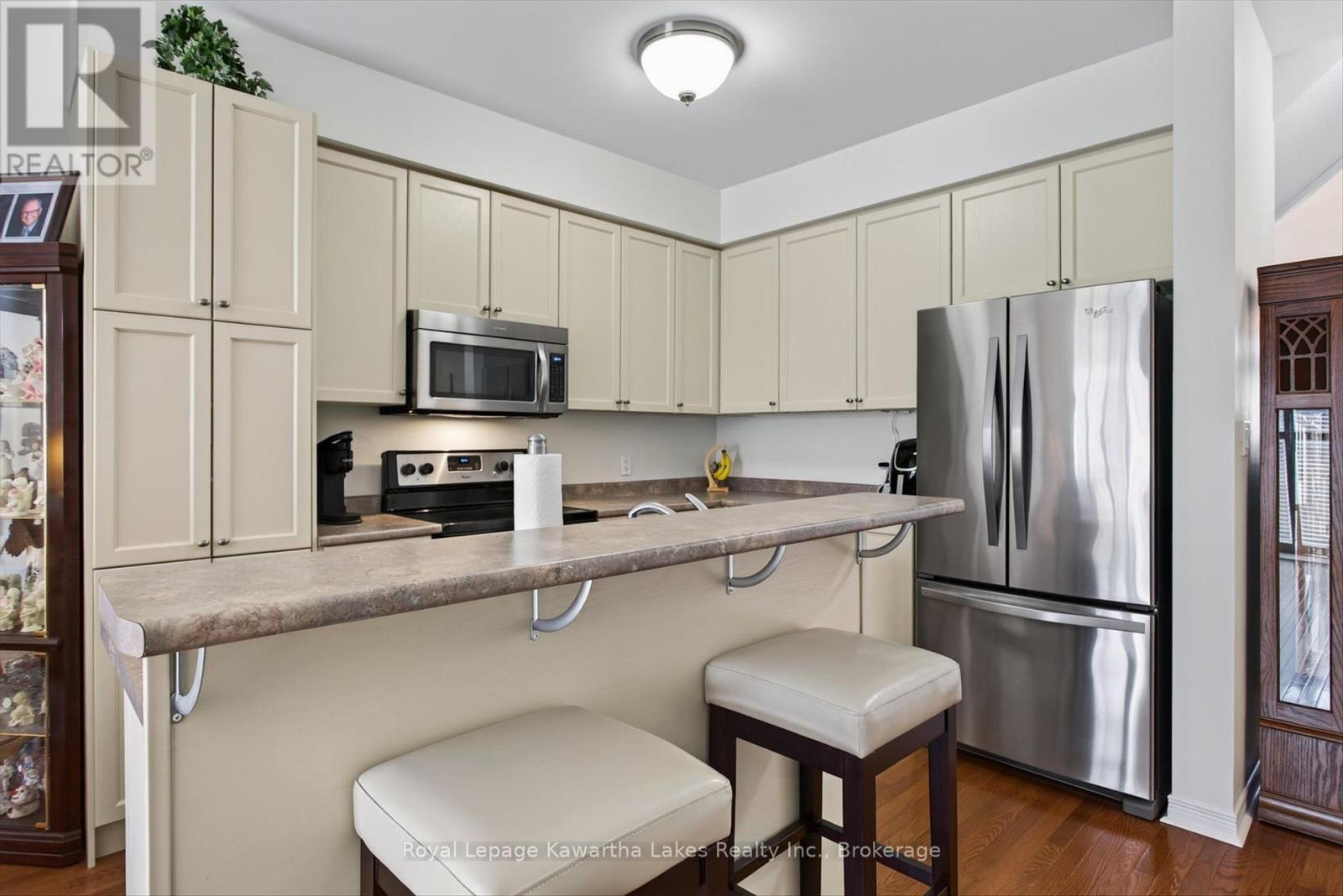 42 Deacon Crescent, Kawartha Lakes (Lindsay), Ontario  K9V 5Y2 - Photo 8 - X13591732