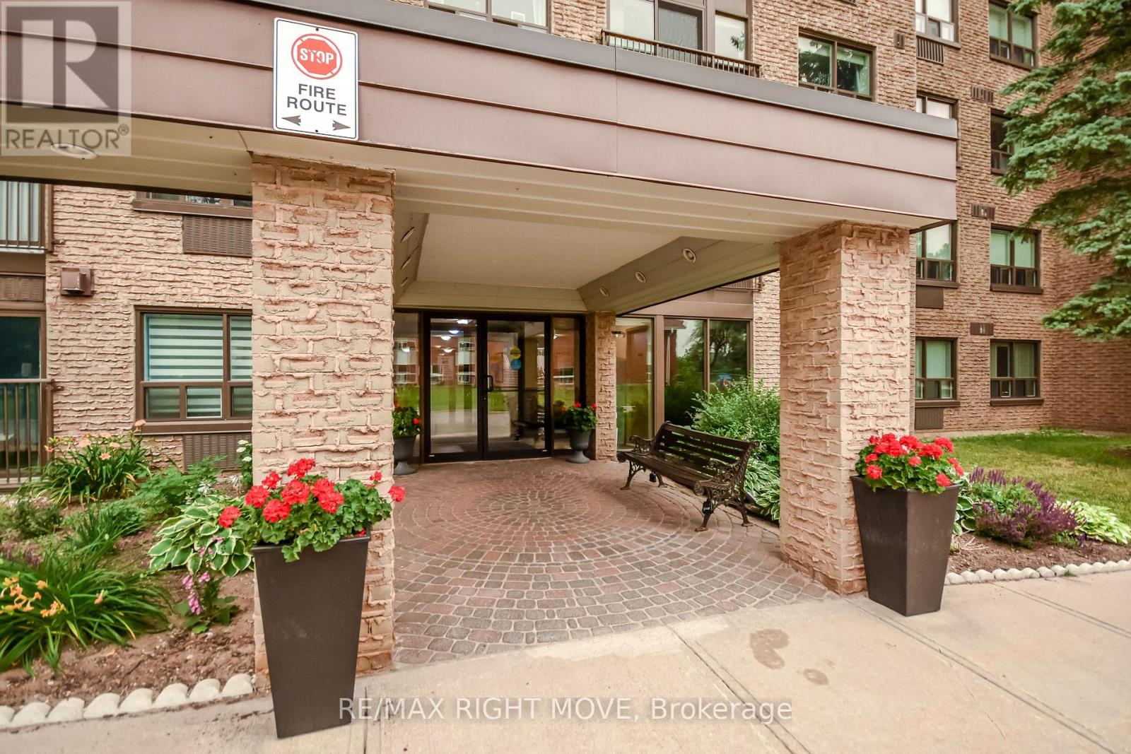 306 - 54 Fittons Road W, Orillia, Ontario  L3V 3T9 - Photo 3 - S13591736
