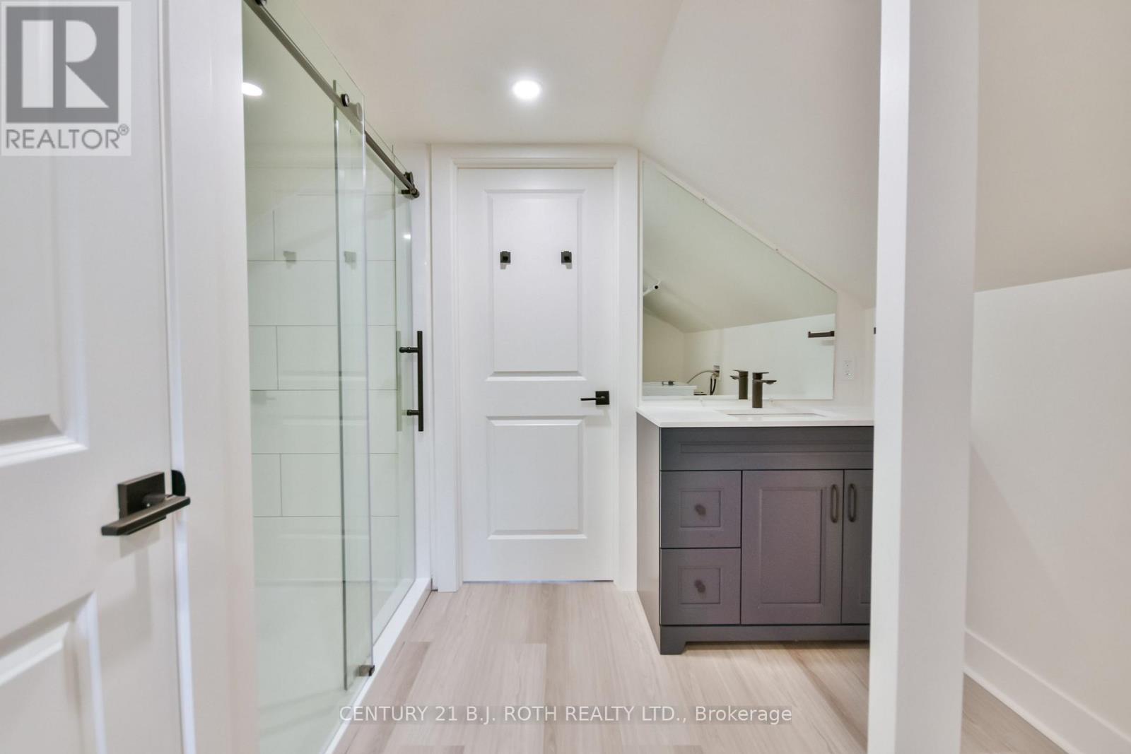 Suite - 10 Slalom Drive, Oro-Medonte, Ontario  L0K 1N0 - Photo 11 - S13591740
