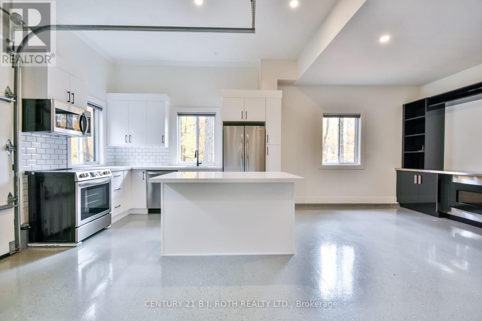 Suite - 10 Slalom Drive, Oro-Medonte, Ontario  L0K 1N0 - Photo 6 - S13591740
