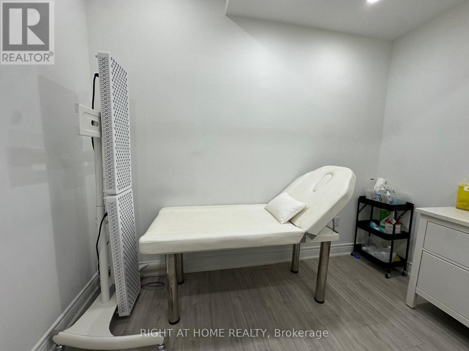 1639 Eglinton Avenue W, Toronto, Ontario  M6E 2H1 - Photo 19 - C12766788