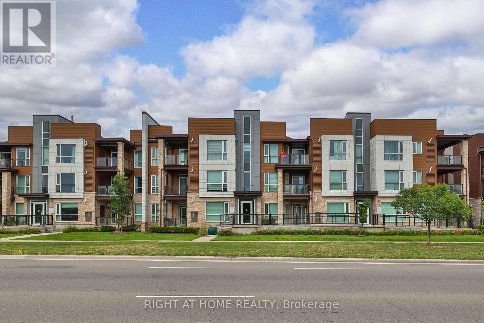308 - 2393 BRONTE ROAD, Oakville, Ontario