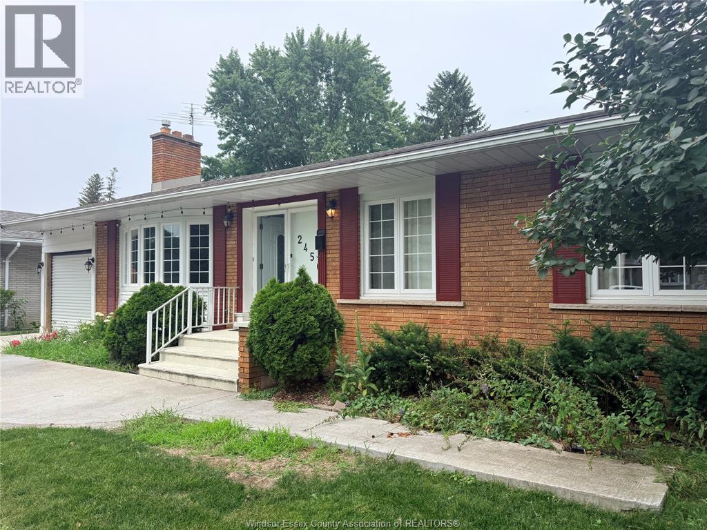 MLS# 26017661: 2450 ACADEMY DRIVE Unit# MAIN FLOOR, Windsor, Canada