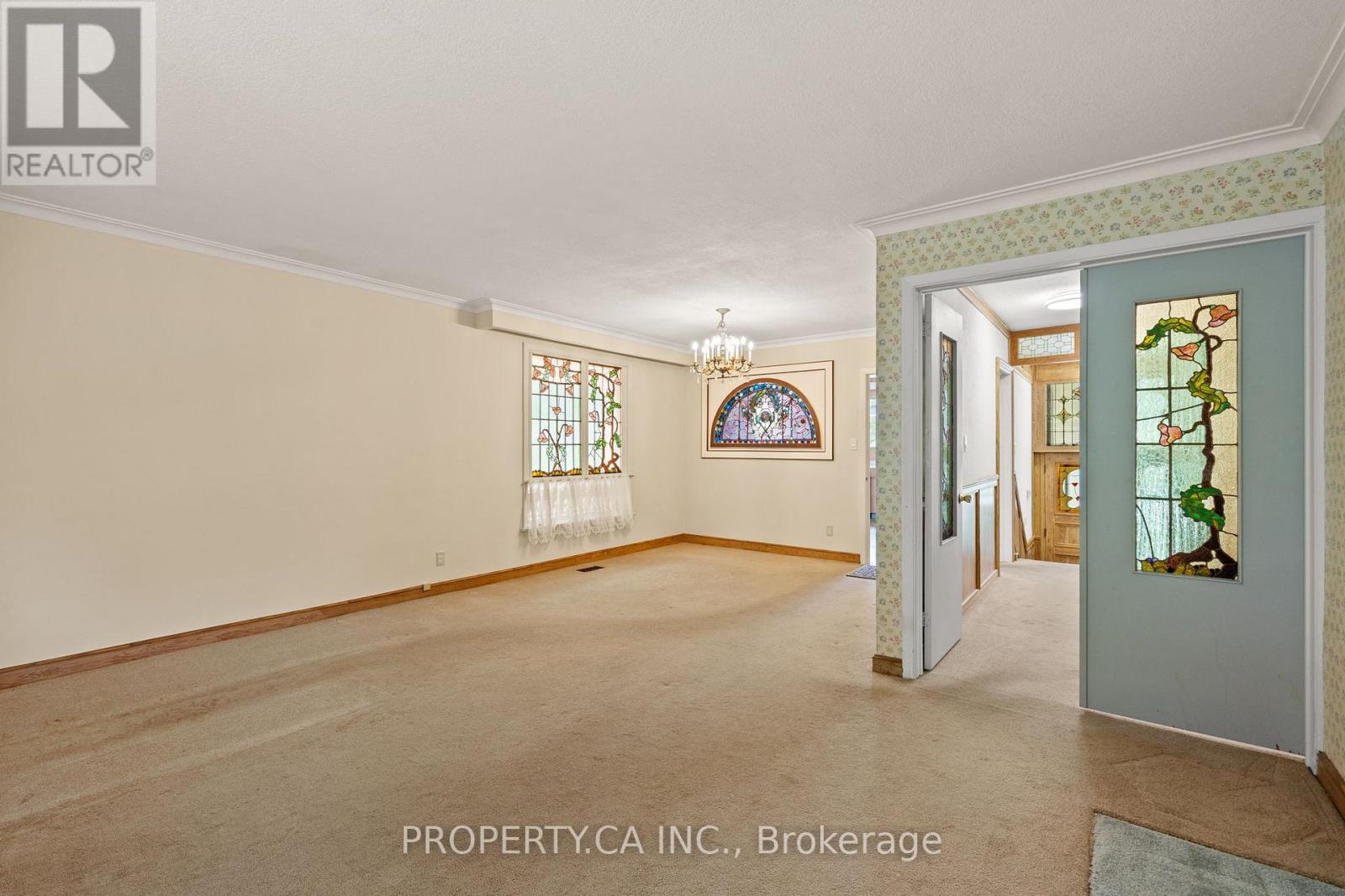 77 Troutbrooke Drive, Toronto, Ontario  M3M 1S6 - Photo 4 - W13538318