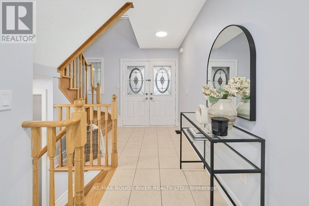 176 Bathgate Crescent, Clarington, Ontario  L1E 0B5 - Photo 2 - E13591920