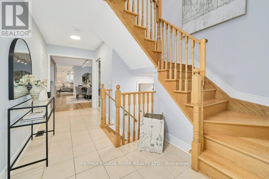 176 Bathgate Crescent, Clarington, Ontario  L1E 0B5 - Photo 3 - E13591920