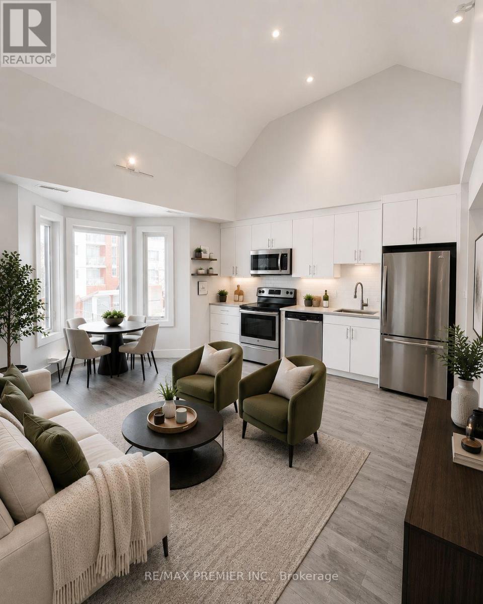 3 - 50 PAPE AVENUE W, Toronto, Ontario