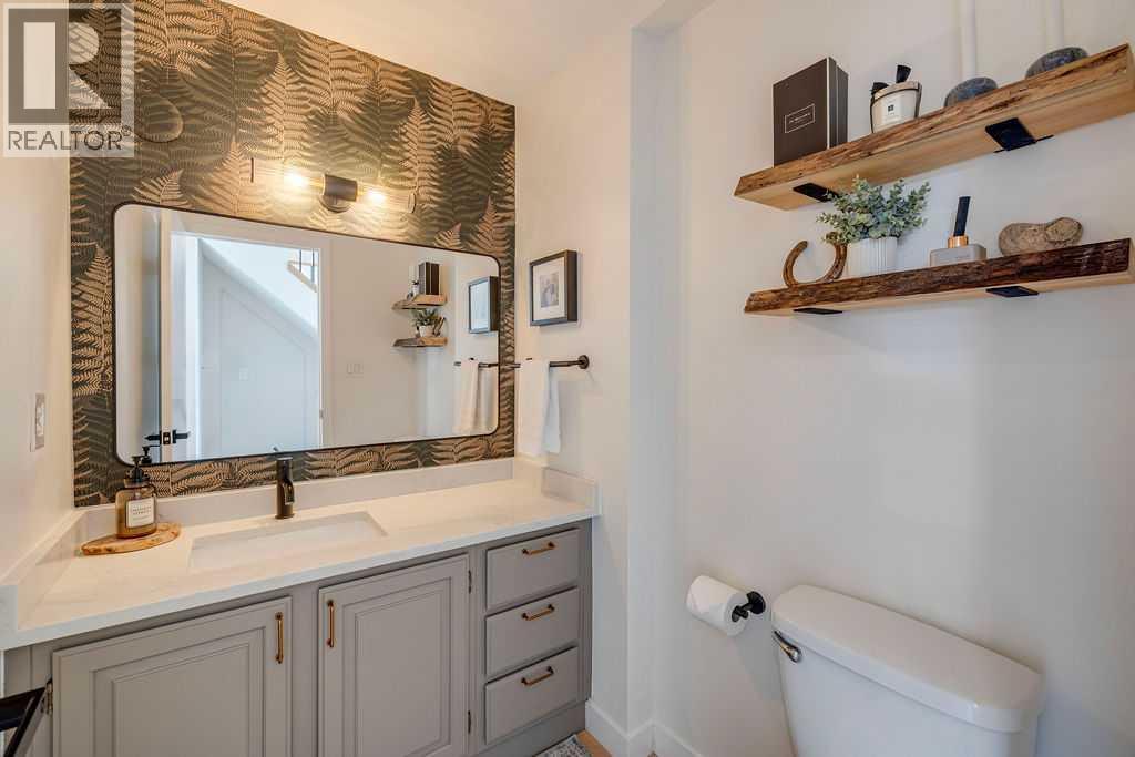 23 Woodgrove Crescent SW, Calgary, Alberta  t2w 3y9 - Photo 17 - A2328920