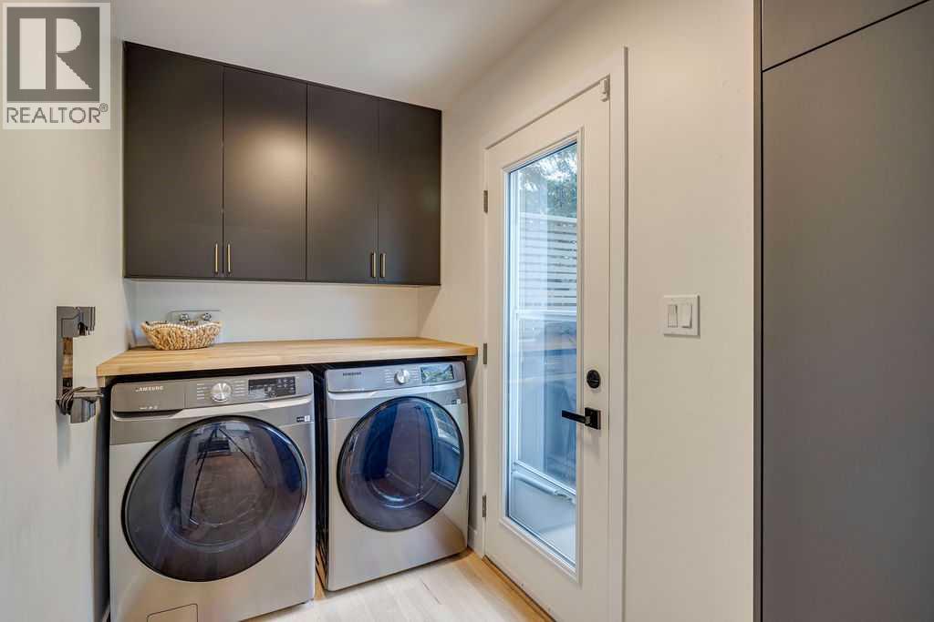 23 Woodgrove Crescent SW, Calgary, Alberta  t2w 3y9 - Photo 12 - A2328920