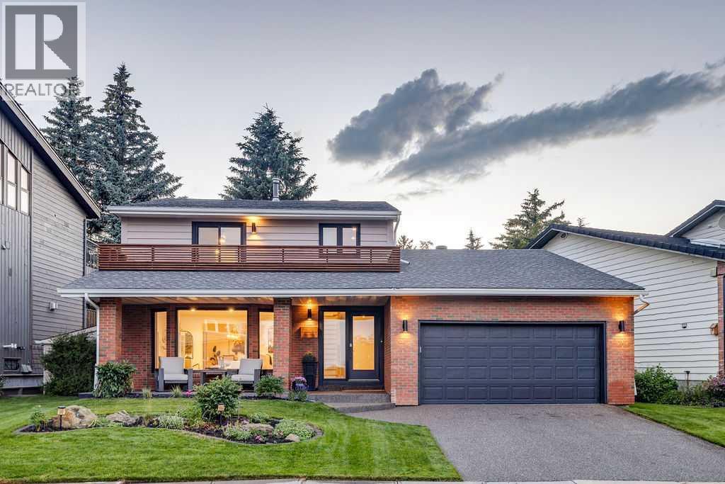 23 Woodgrove Crescent SW, Calgary, Alberta