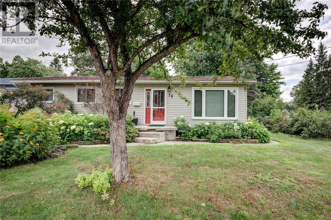 16 Marion, Lively, Ontario  P3Y 1E9 - Photo 2 - 2129362