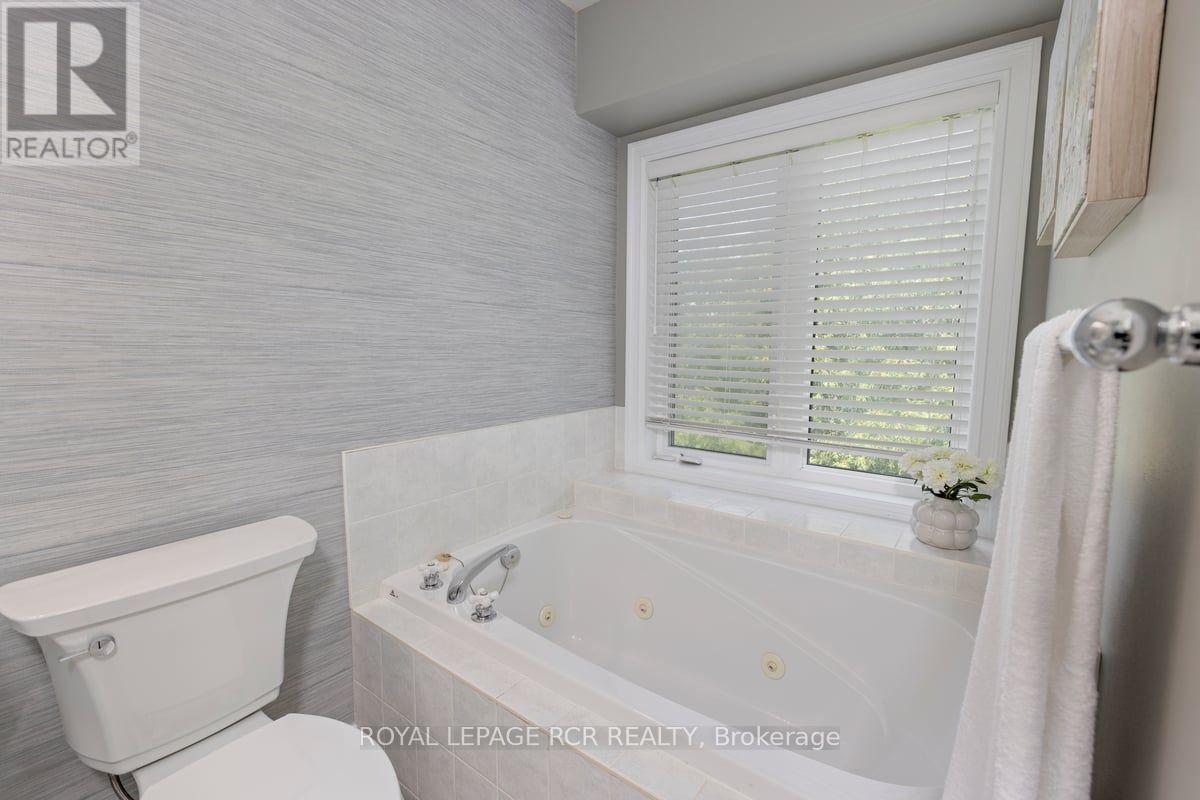 1065 On Bogart Circle, Newmarket, Ontario  L3Y 8T4 - Photo 16 - N13591946