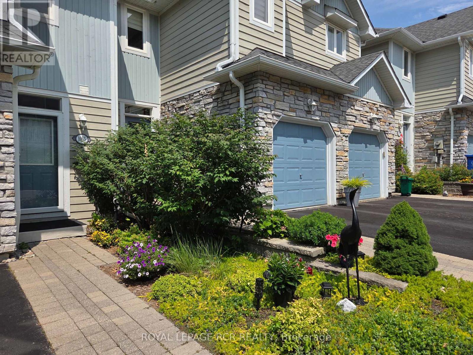 1065 On Bogart Circle, Newmarket, Ontario  L3Y 8T4 - Photo 3 - N13591946